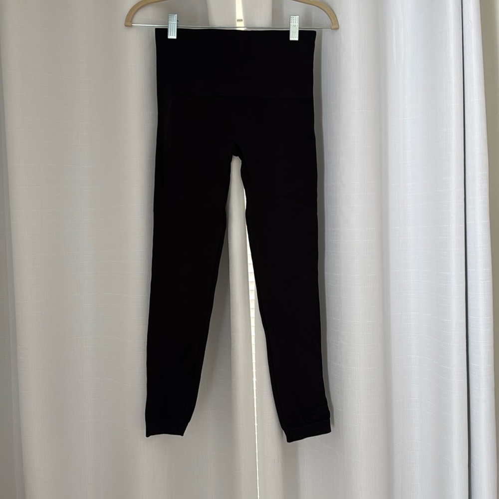 Spanx black leggings // size medium